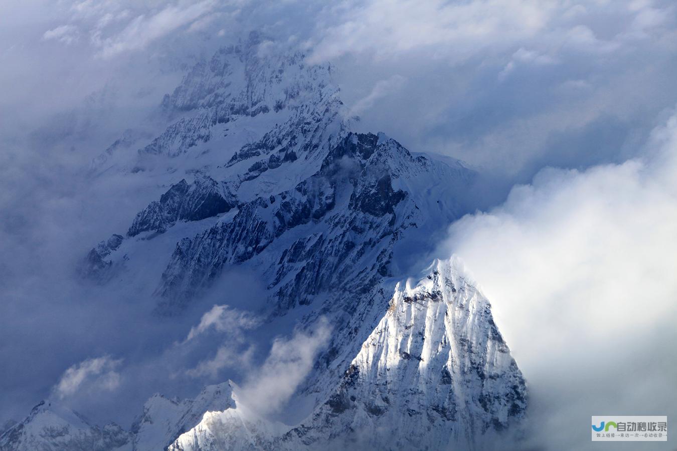 他在雪山之巅砥砺前行，铸就信仰之塔