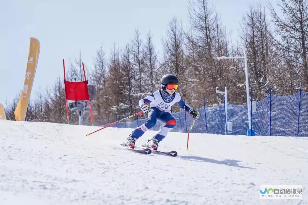 滑雪场上的紧急救援时刻 医生黄金四分钟挽救生命