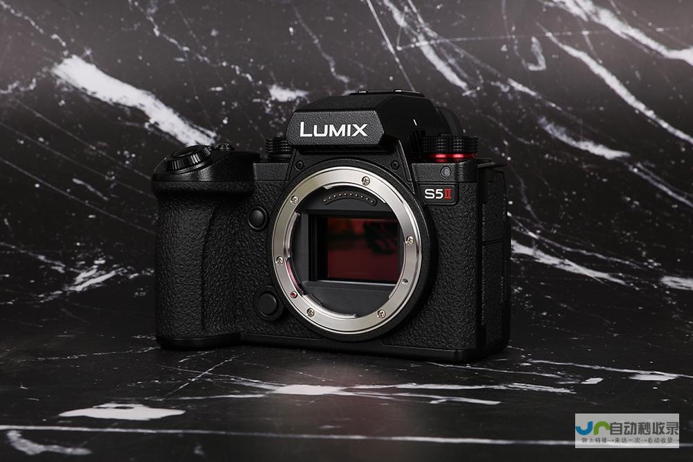 松下 LUMIX 松下全新旗舰相机曝光 二代全画幅即将问世 S1R