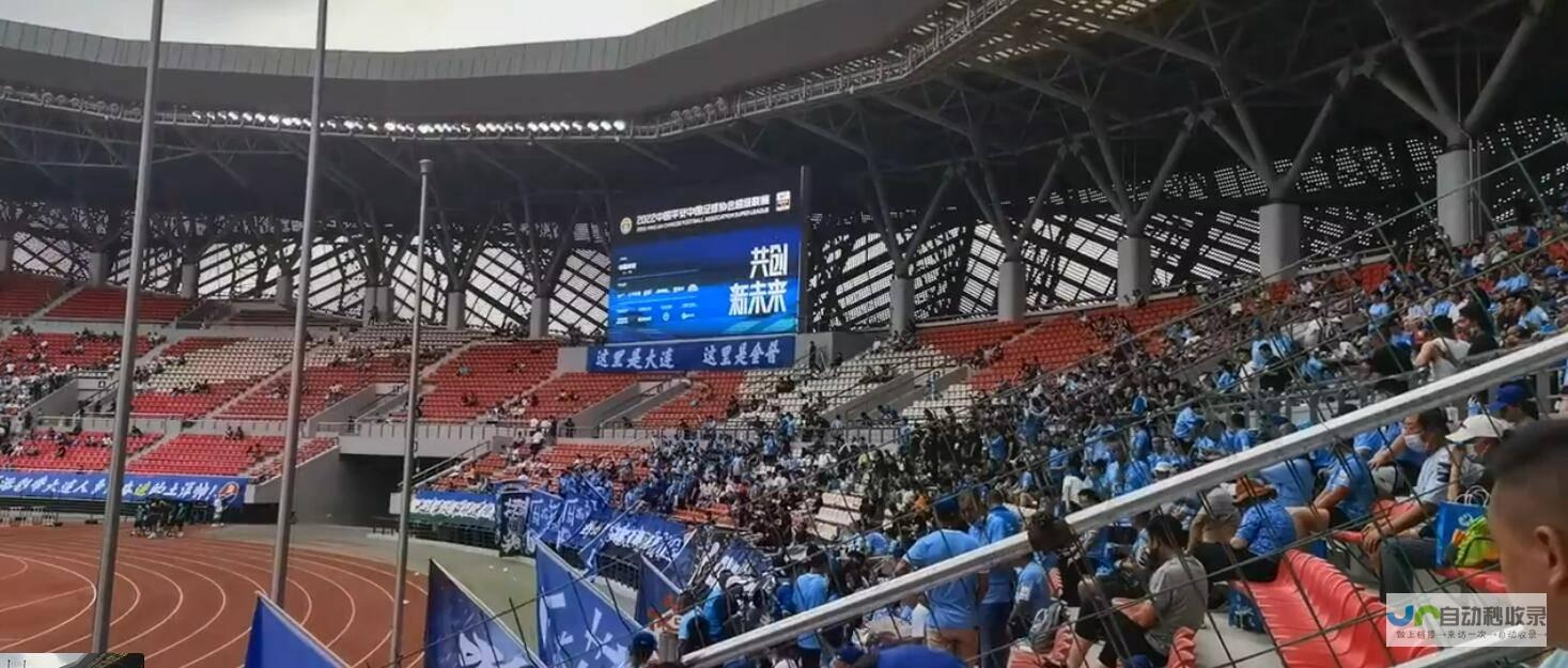 赛场惊险！中国短道速滑队遭韩国犯规遭遇战艰难获铜